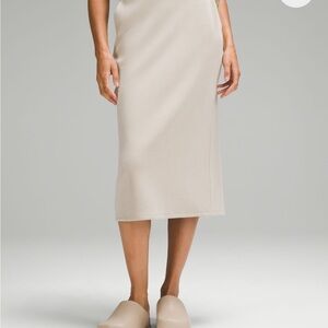 Lululemon Softstream High rise Midi Skirt